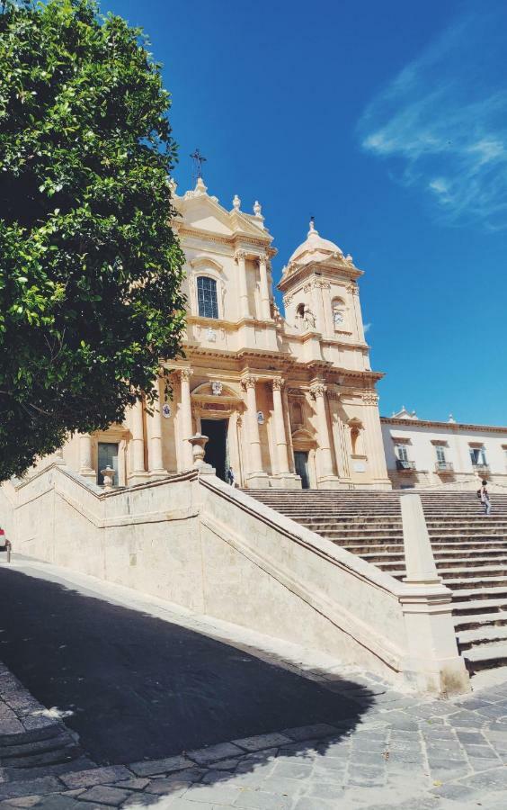 Overlookingsea Lido di Noto Bagian luar foto